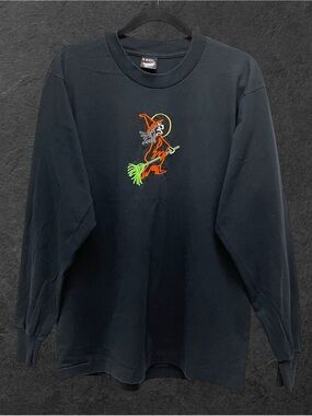 Vintage 1990s Witch Embroidered Single Stitch Long Sleeve T-Shirt // XL